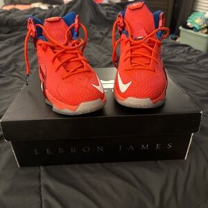 Nike LeBron James Kids Basketball Shoes